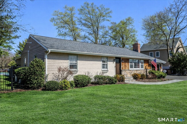 58 Davenport Dr in Stamford, CT - Building Photo - Building Photo