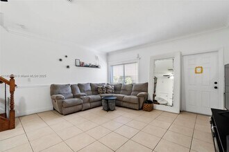 2221 SE 23rd Ave in Homestead, FL - Building Photo - Building Photo