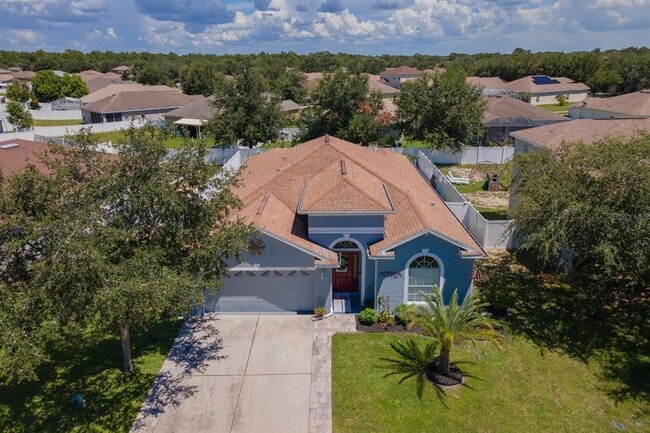 15655 Durango Cir in Brooksville, FL - Building Photo - Building Photo