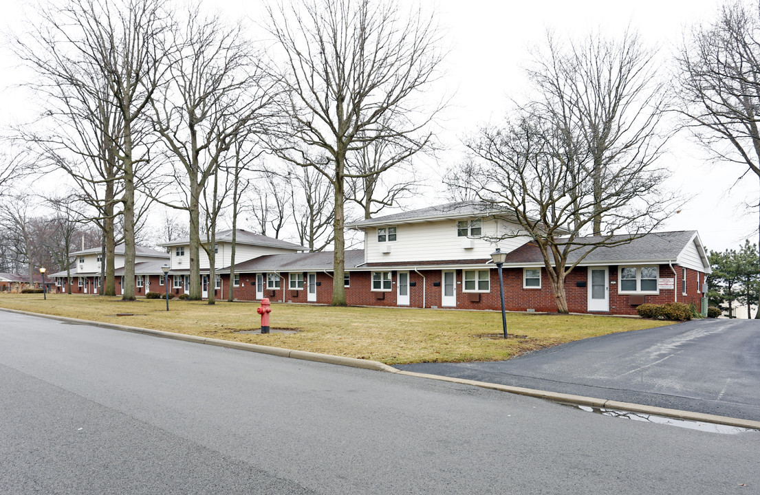 1805 Hilton Ave in Findlay, OH - Foto de edificio