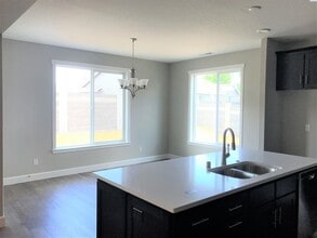 8809 Bridger Ct in Pasco, WA - Building Photo - Building Photo