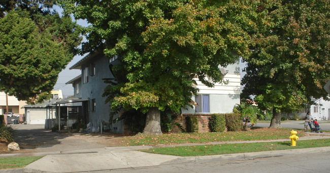 137-149 S Barranca Ave in Covina, CA - Building Photo - Building Photo