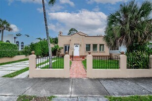 1769 SW 24th Ter in Miami, FL - Building Photo