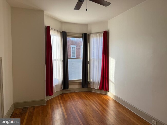 5 W Queen St in Chambersburg, PA - Building Photo - Building Photo