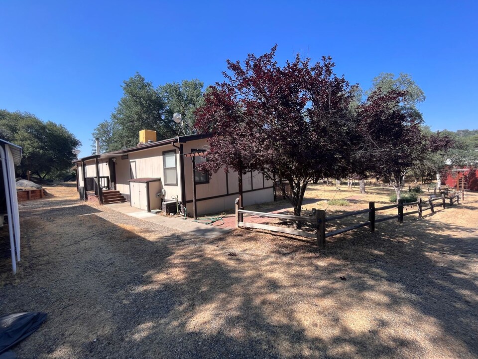 4456 Totokon Rd in Mariposa, CA - Building Photo