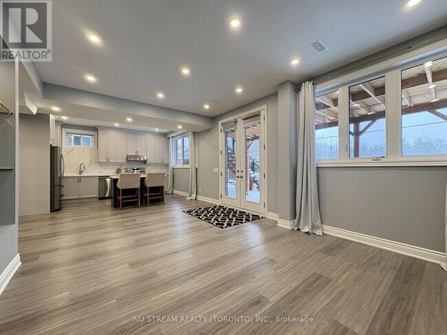 45 Hurst Ave in Vaughan, ON - Building Photo - Building Photo