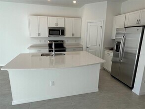 5845 Biscotti St in Nokomis, FL - Foto de edificio - Building Photo