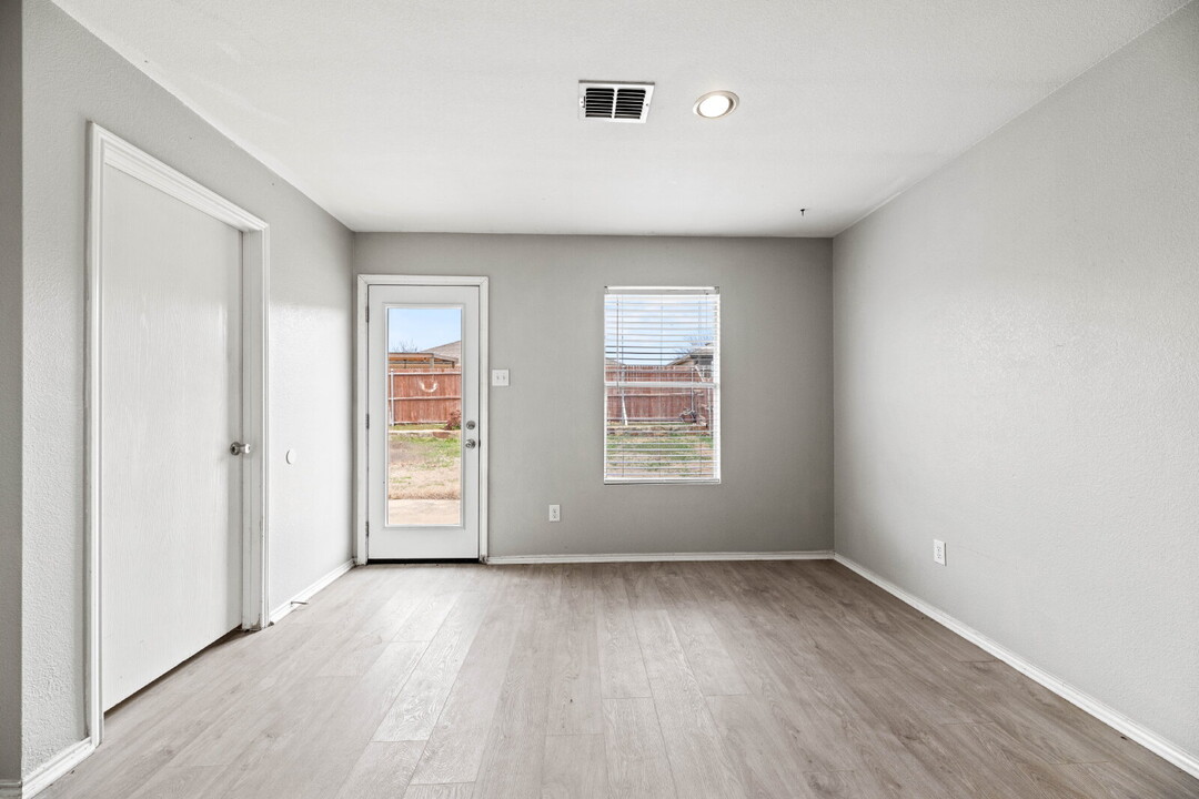1214 Bellevue Dr in Princeton, TX - Building Photo