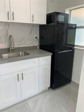 707 NE 15th St in Fort Lauderdale, FL - Foto de edificio - Building Photo