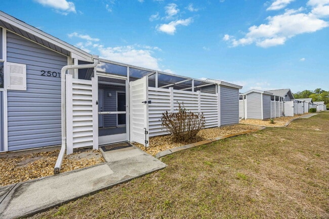 3300 Loveland Blvd in Port Charlotte, FL - Building Photo - Building Photo