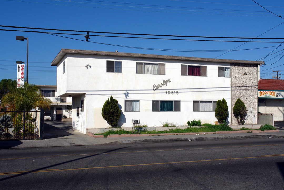 10815 S Inglewood Ave in Inglewood, CA - Building Photo