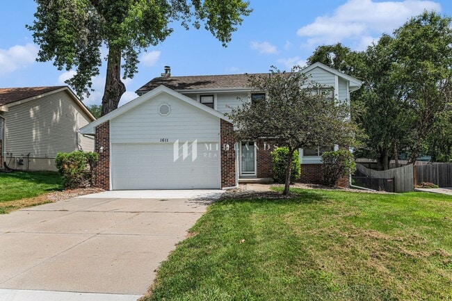 property at 1611 S 168th Ave