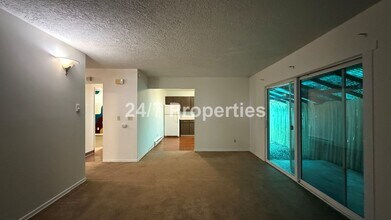 910 N Ainsworth St in Portland, OR - Building Photo - Building Photo