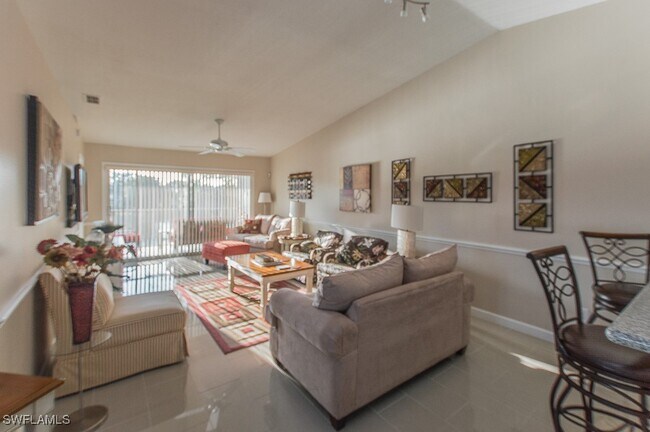800 New Waterford Dr in Naples, FL - Building Photo - Building Photo