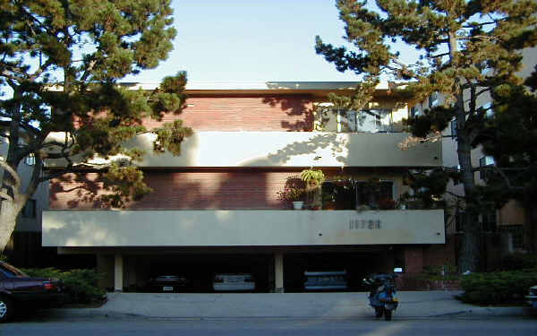 11726 Montana Ave in Los Angeles, CA - Foto de edificio