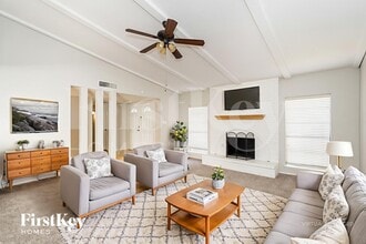 9814 Emory Oak Cir in Dallas, TX - Foto de edificio - Building Photo