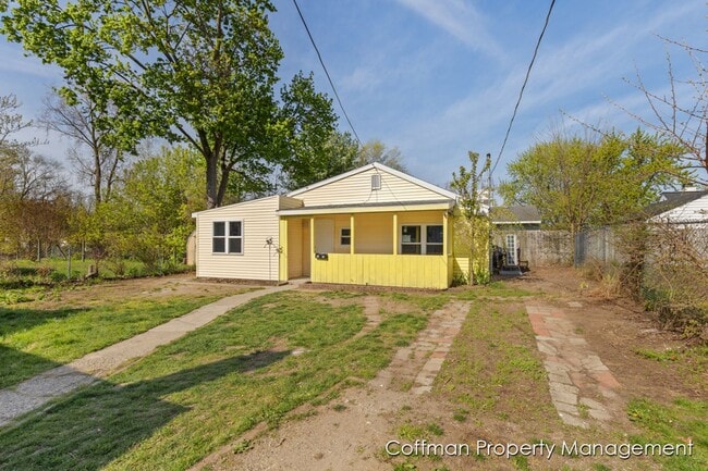 2065 Johanna Ave SW in Wyoming, MI - Building Photo - Building Photo