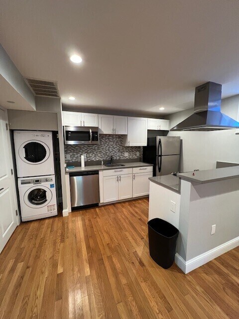 37 Iroquois St, Unit 1