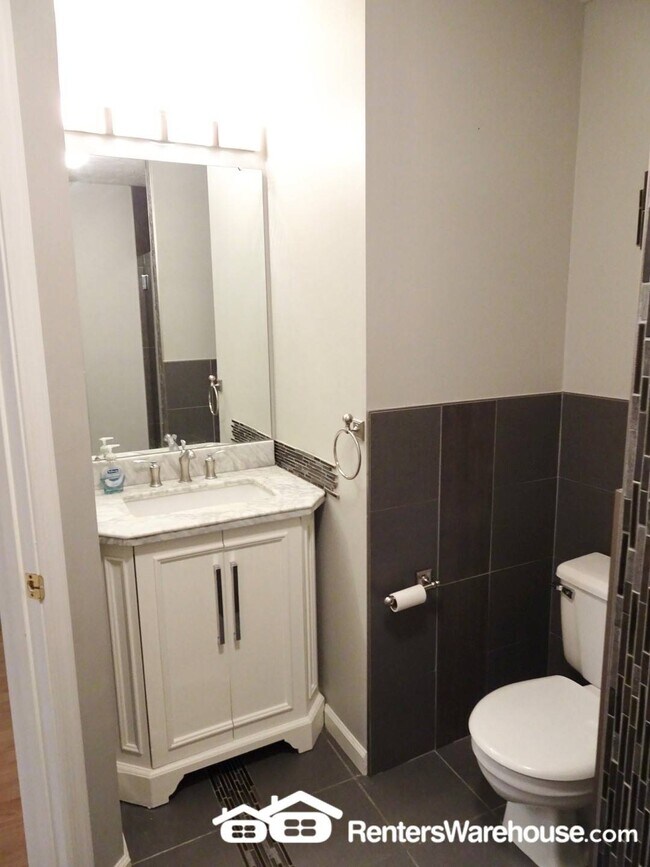 7906 Valley Manor Rd in Owings Mills, MD - Foto de edificio - Building Photo