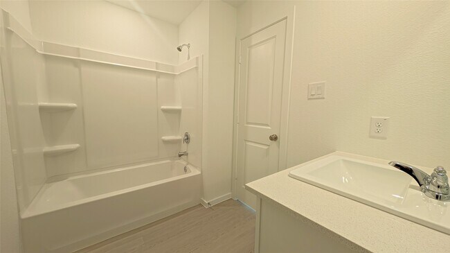 21527 Cottonwood Mdws Trl in Waller, TX - Foto de edificio - Building Photo