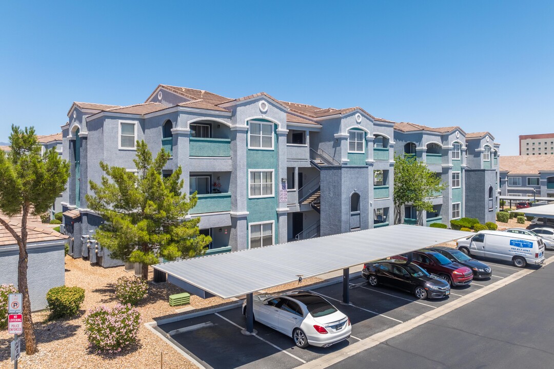 Regent at Town Center in Las Vegas, NV - Building Photo