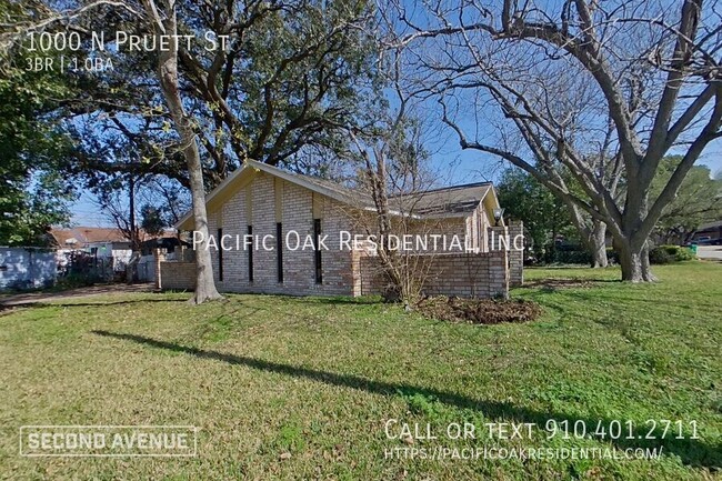 property at 1000 N Pruett St