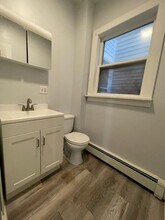 408 Central St in Franklin, NH - Foto de edificio - Building Photo