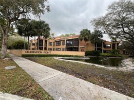 15525 N Miami Lakeway in Miami Lakes, FL - Building Photo