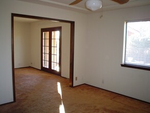 5601 Chelwood Park Blvd NE in Albuquerque, NM - Building Photo - Building Photo