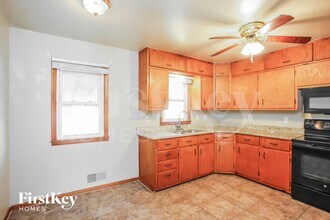 1012 Magnolia W in Excelsior Springs, MO - Building Photo - Building Photo