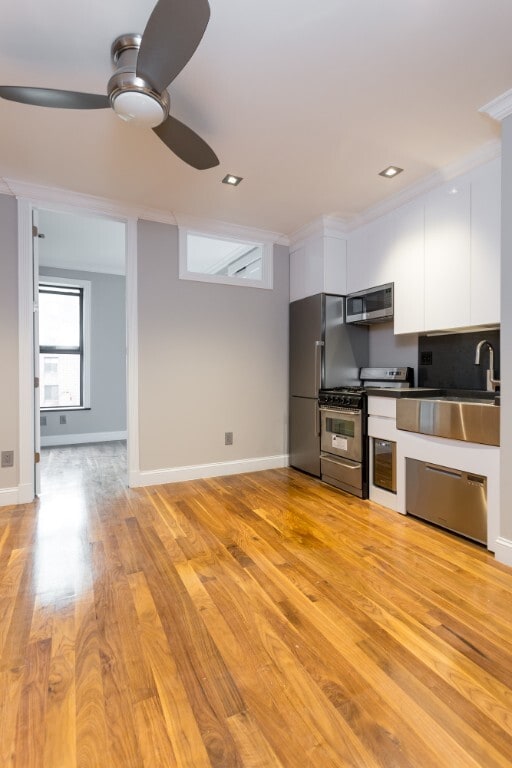 property at 16 E 116th St