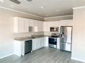 110 Oakland St, Unit F in Grandview, TX - Foto de edificio - Building Photo