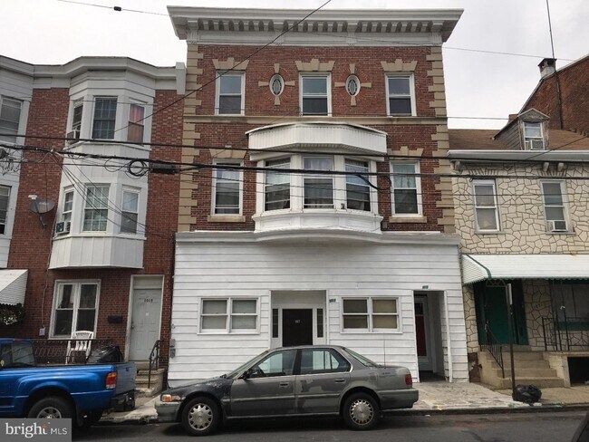 1017 Chestnut St, Unit A in Reading, PA - Building Photo - Building Photo