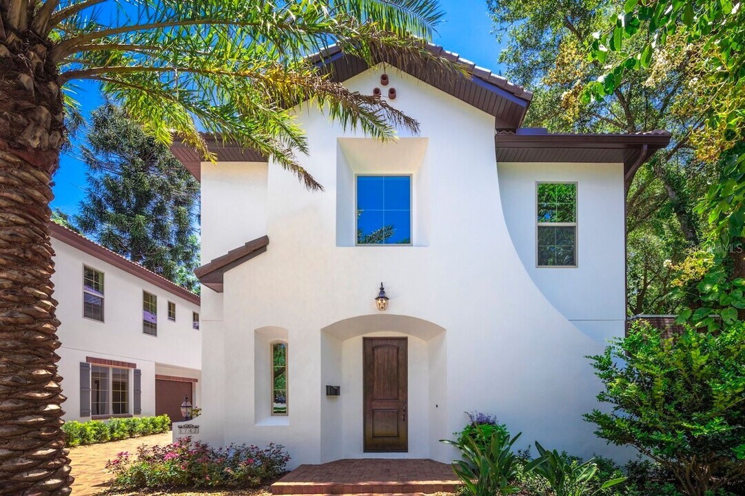 1742 Ridgewood Ave in Maitland, FL - Building Photo