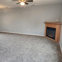 305 NE Kingwood in Waukee, IA - Building Photo - Building Photo