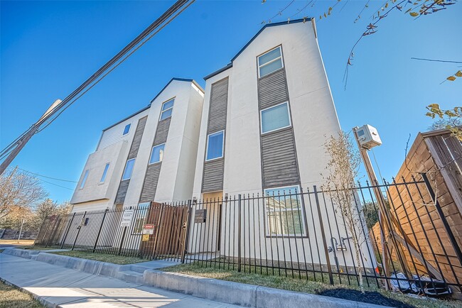 property at 1718 Hardy St