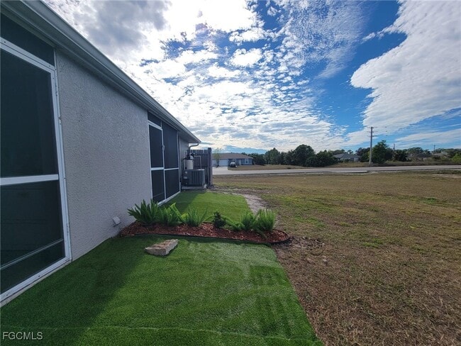 2210 Haviland Ave S in Lehigh Acres, FL - Building Photo - Building Photo