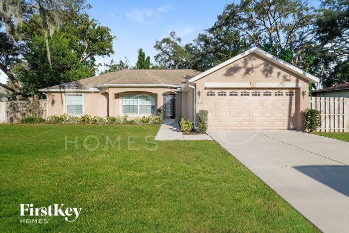 250 Portland Ave in Spring Hill, FL - Building Photo