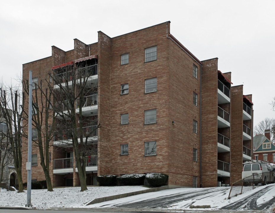 Bryant Tower Apartments in Cincinnati, OH - Foto de edificio