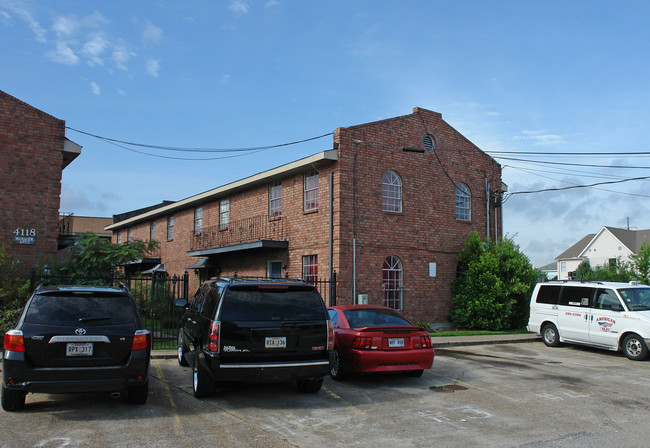 4118 Sanford St in Metairie, LA - Foto de edificio - Building Photo