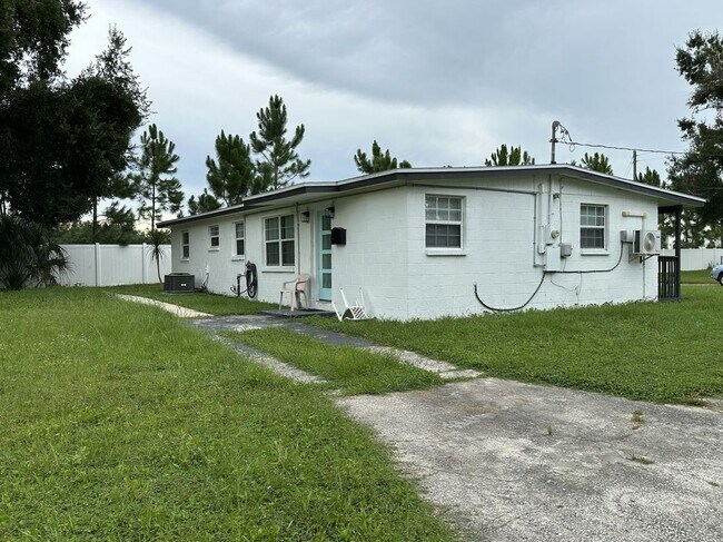 4719 S 88th St in Tampa, FL - Foto de edificio - Building Photo