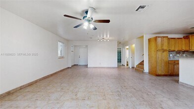 15755 SW 92nd Ave in Palmetto Bay, FL - Building Photo - Building Photo