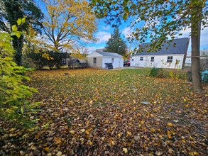 1162 Main Ave in Warwick, RI - Building Photo - Building Photo