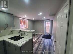 44 Wildberry Crescent in Brampton, ON - Building Photo - Building Photo