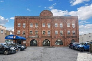 38 Beekman Ave in Sleepy Hollow, NY - Building Photo