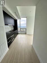 8-PH08 Wellesley St W in Toronto, ON - Building Photo - Building Photo