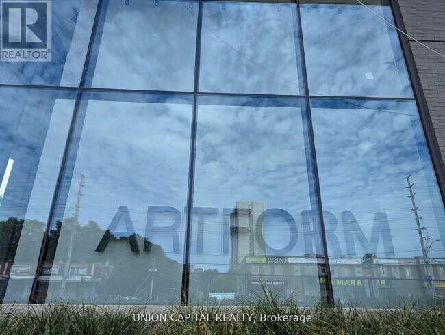 86 Dundas St E in Mississauga, ON - Building Photo - Building Photo