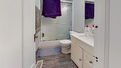 35 E Division St in Chicago, IL - Building Photo - Building Photo