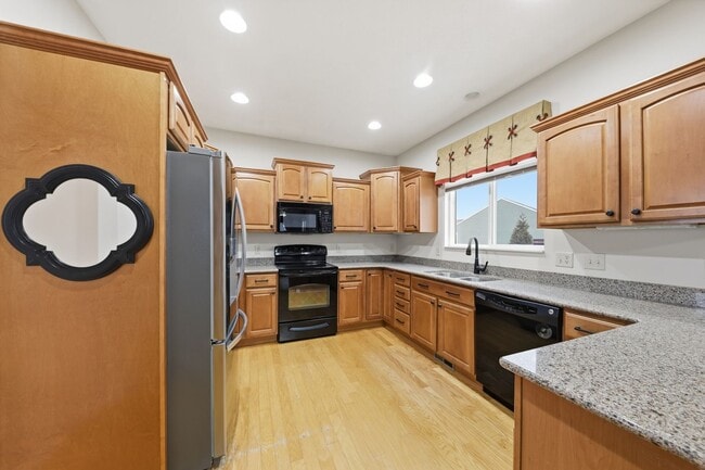 997 Sweeney Dr in Washington Township, OH - Foto de edificio - Building Photo