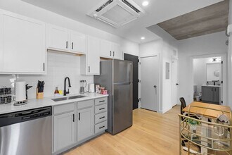 205 Foster Ave in Charlotte, NC - Building Photo - Building Photo